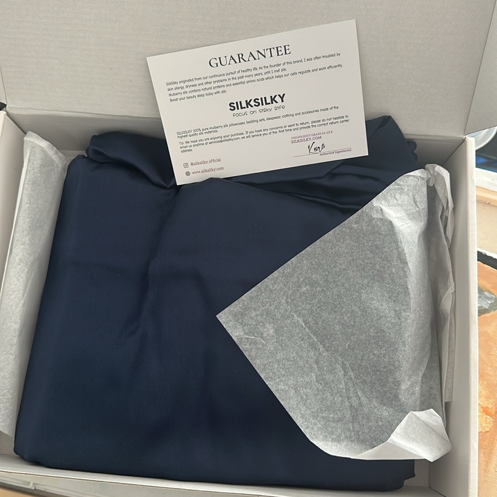Deep Navy Bedding Sheets - Picture 2 of 2